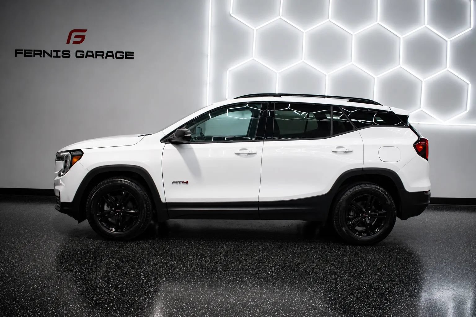 Used 2024 GMC Terrain AT4 AWD/4WD image 5