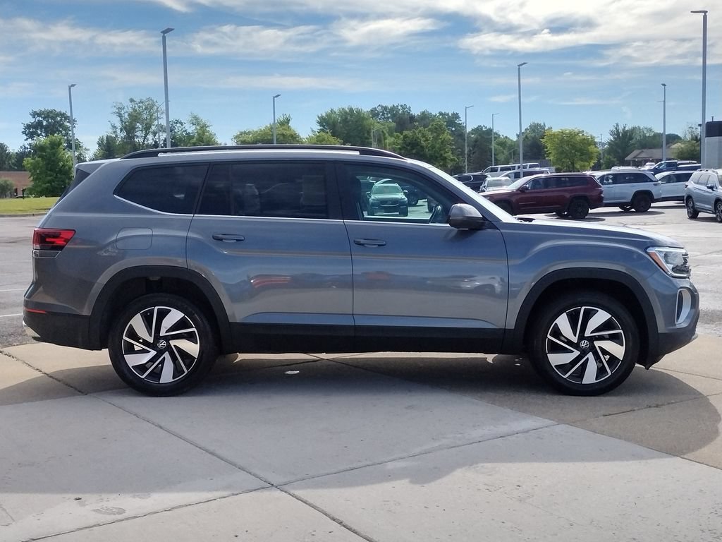 Used 2025 Volkswagen Atlas SE FWD image 17