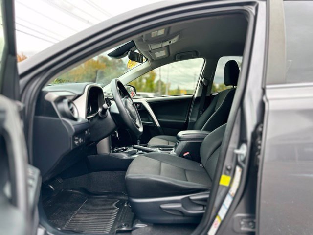 Used 2018 Toyota RAV4 LE w/ All Weather Liner Package AWD/4WD image 10