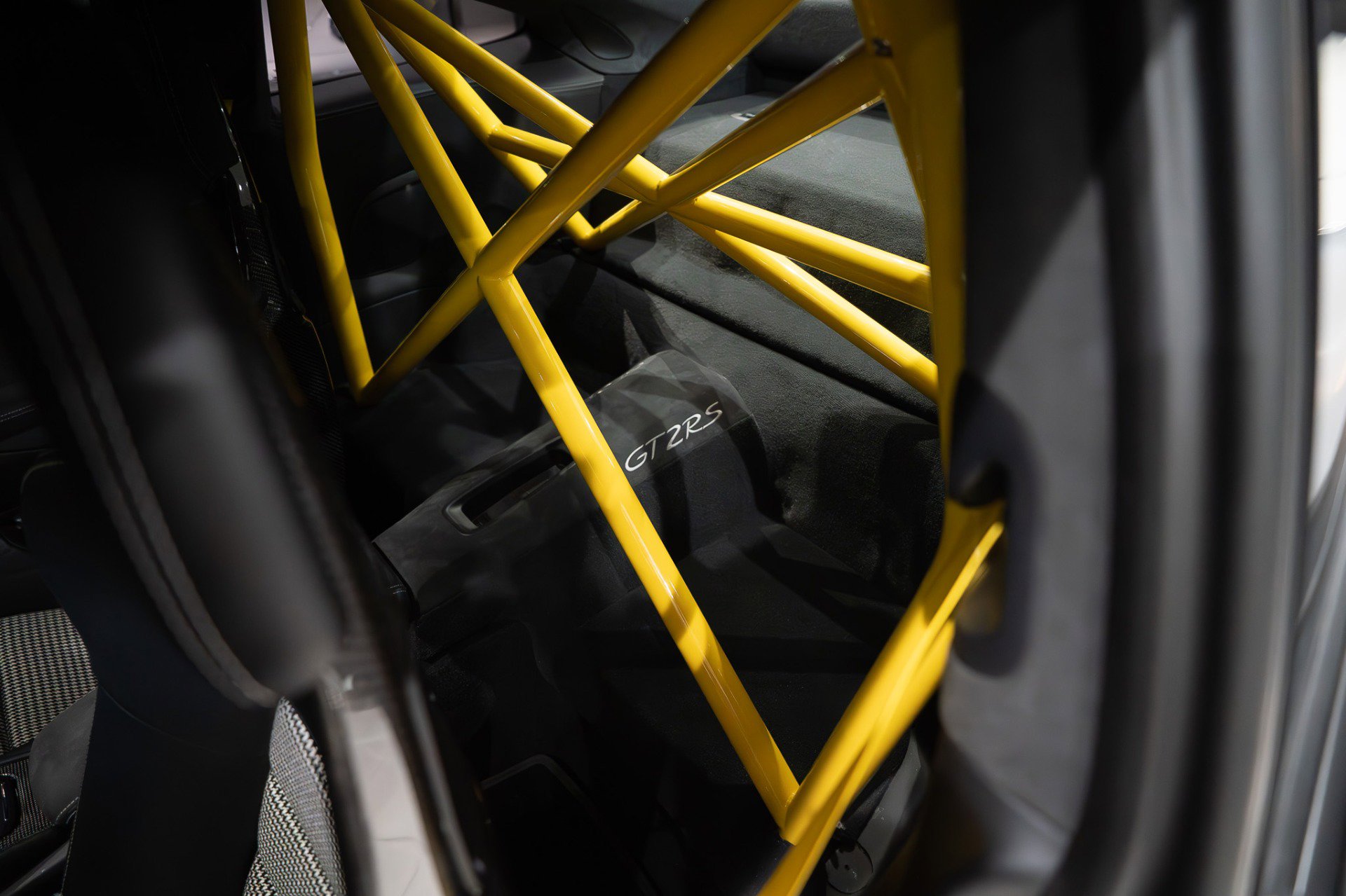 Used 2018 Porsche 911 GT2 RS image 13