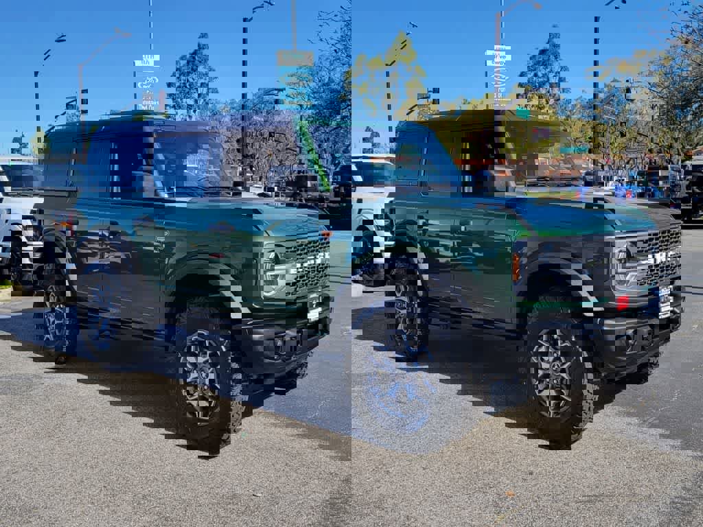 Used 2025 Ford Bronco Badlands image 9