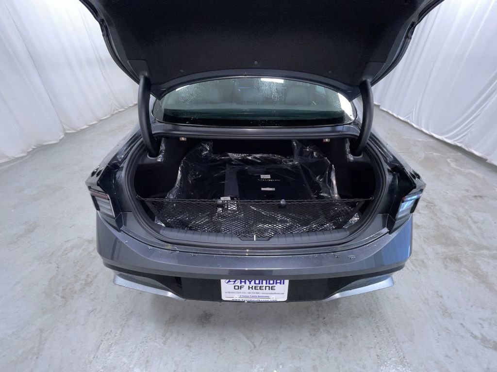 New 2025 Hyundai Sonata Limited image 17