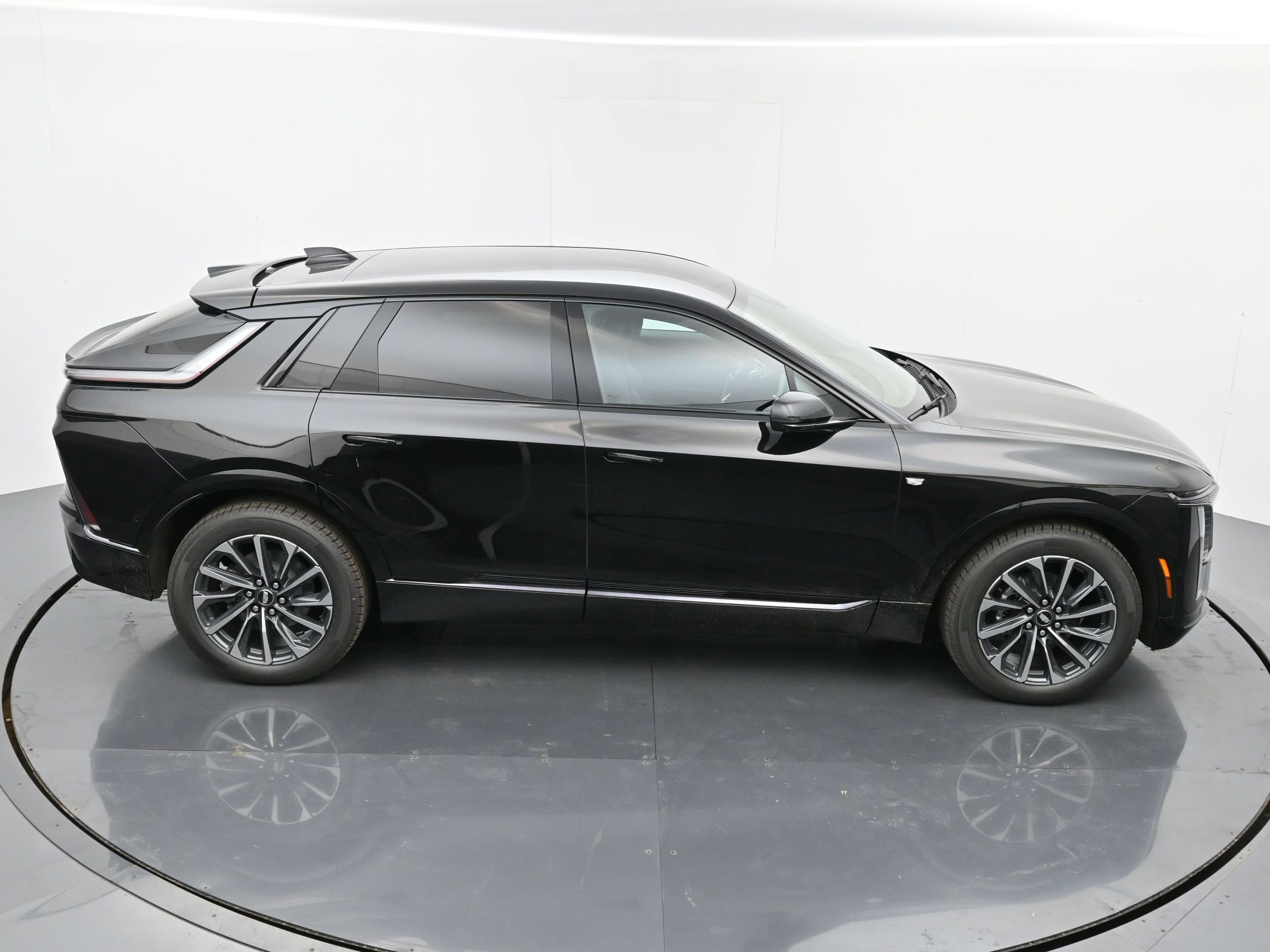 New 2025 Cadillac Lyriq Sport image 28