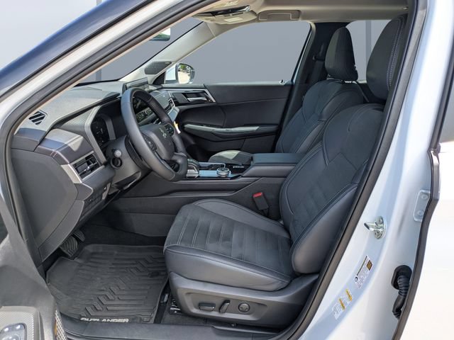 Used 2025 Mitsubishi Outlander SE FWD image 20