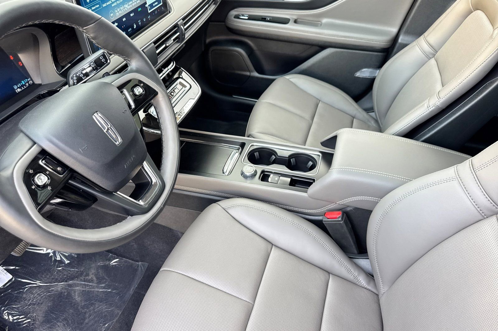 New 2026 Lincoln Corsair Grand Touring image 9