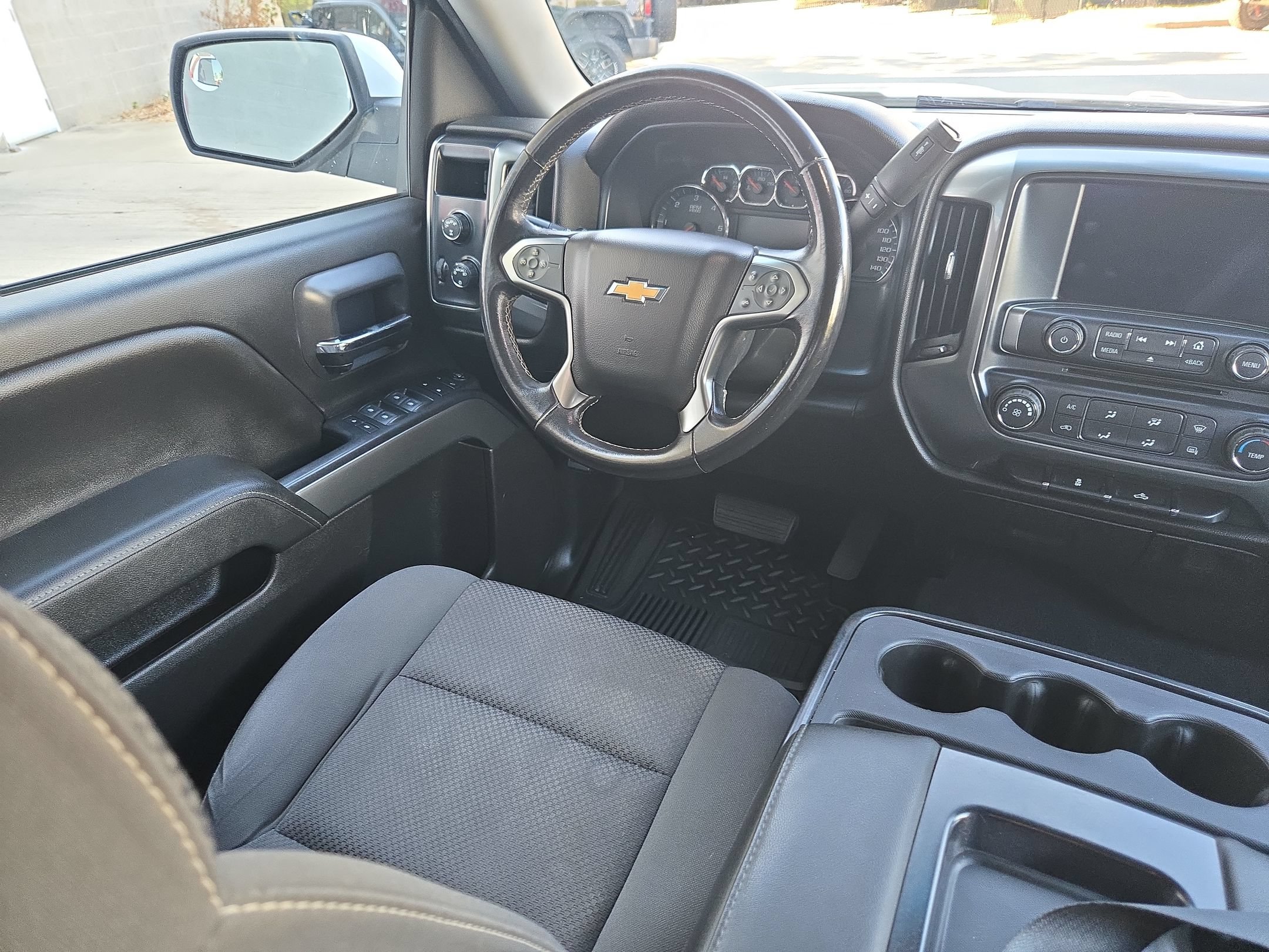 Used 2019 Chevrolet Silverado 1500 LT AWD/4WD image 9