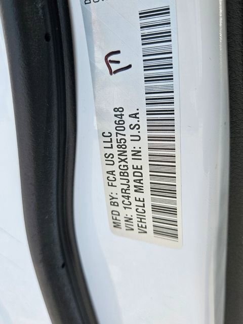 Used 2022 Jeep Grand Cherokee L Limited w/ Black Appearance Package image 14