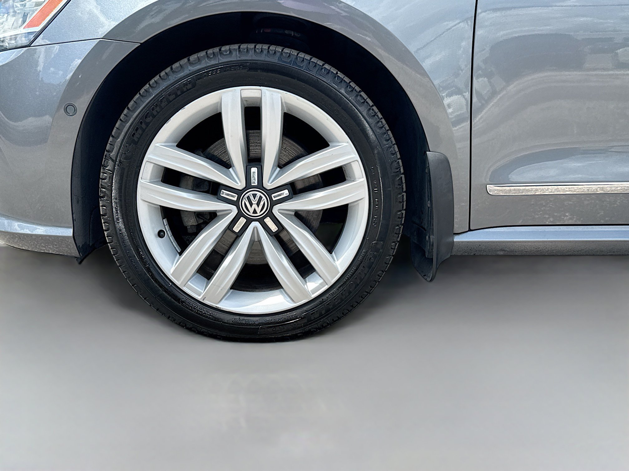 Used 2016 Volkswagen Passat 1.8T SEL Premium FWD image 42