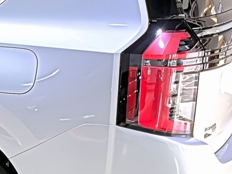 New 2026 Nissan Armada SV image 10