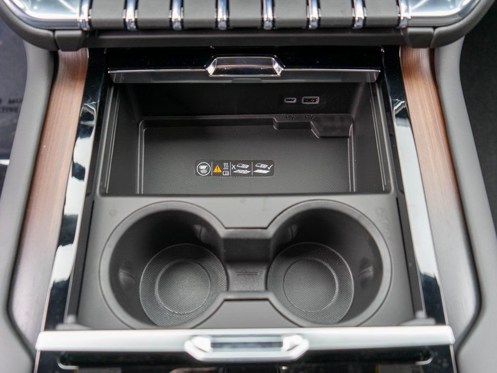 New 2026 GMC Yukon XL Denali w/ Denali Reserve Package image 31