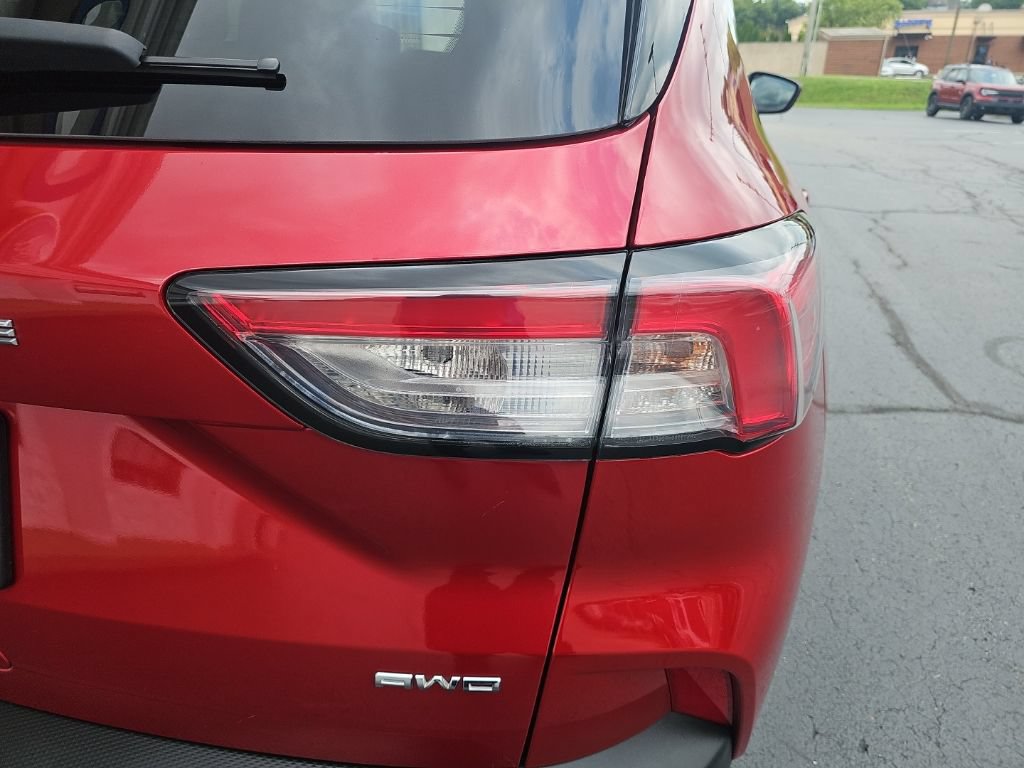 Used 2022 Ford Escape SEL AWD/4WD image 6