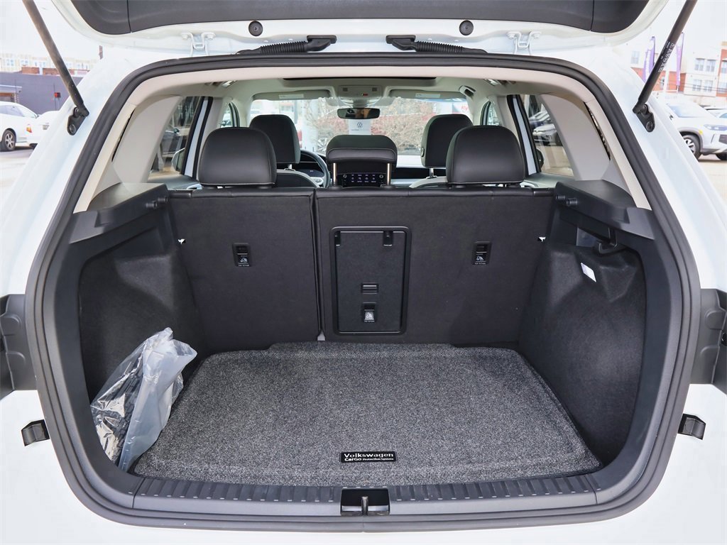 Certified 2025 Volkswagen Taos SE w/ Panoramic Sunroof Package image 10