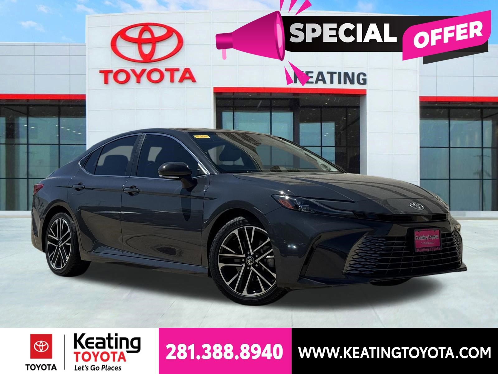 Used 2025 Toyota Camry XLE FWD image 1