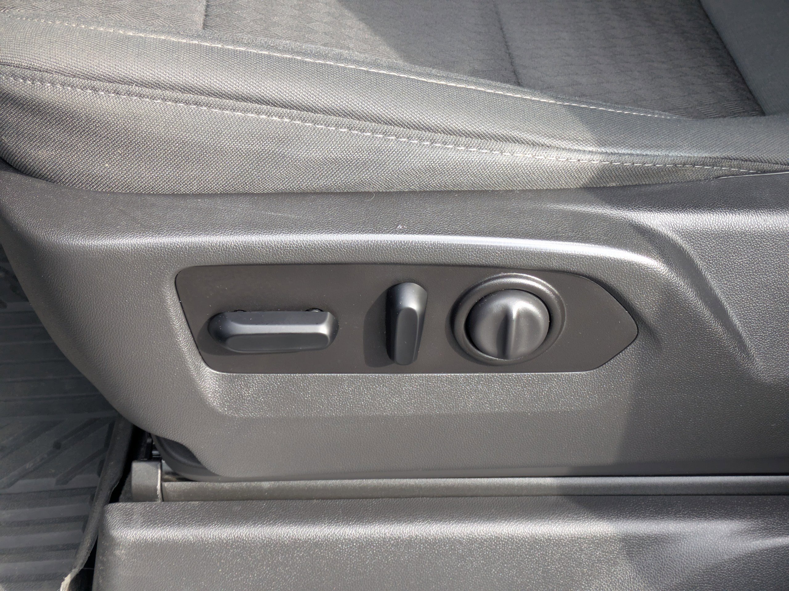 Used 2021 Chevrolet Silverado 1500 LT Trail Boss image 23