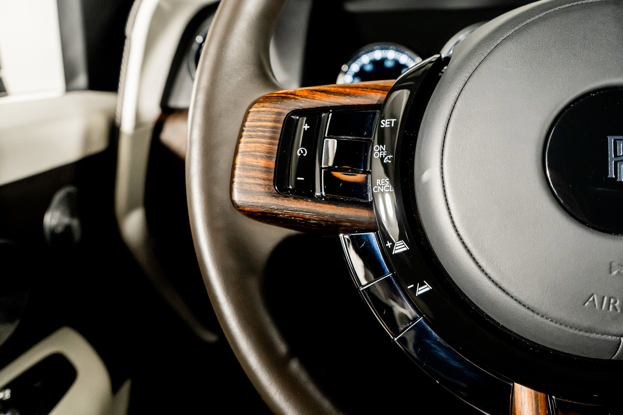 Used 2023 Rolls-Royce Cullinan w/ Cullinan Package image 47