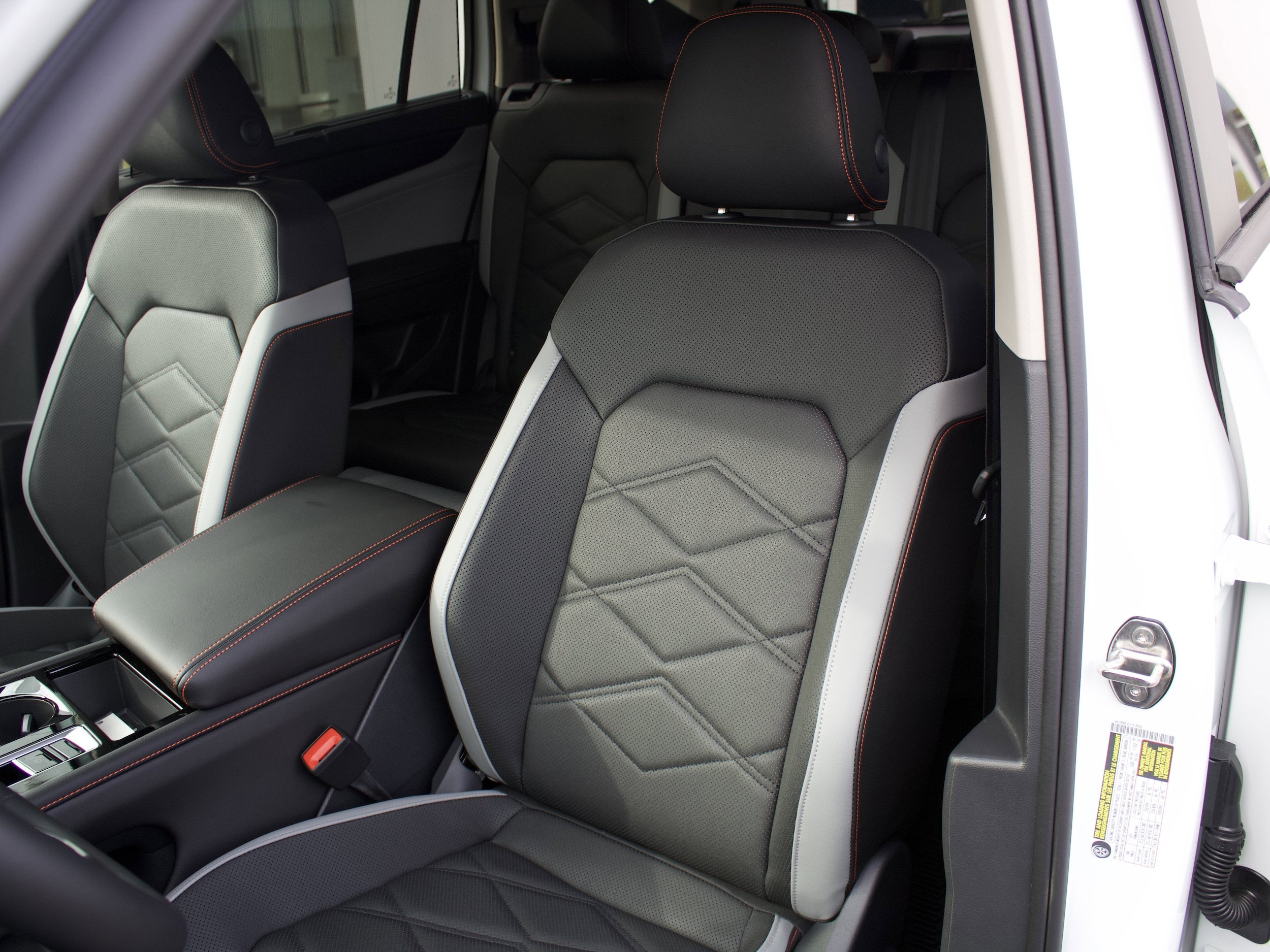 New 2026 Volkswagen Atlas Peak Edition AWD/4WD image 12