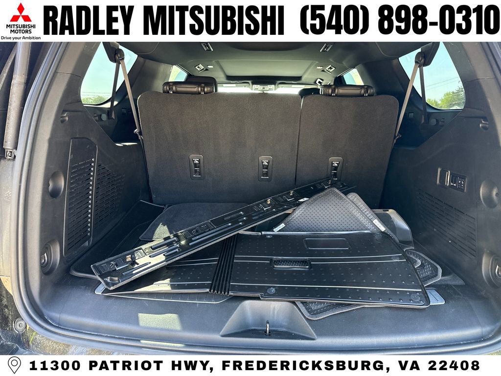 Used 2022 Chevrolet Suburban High Country image 15