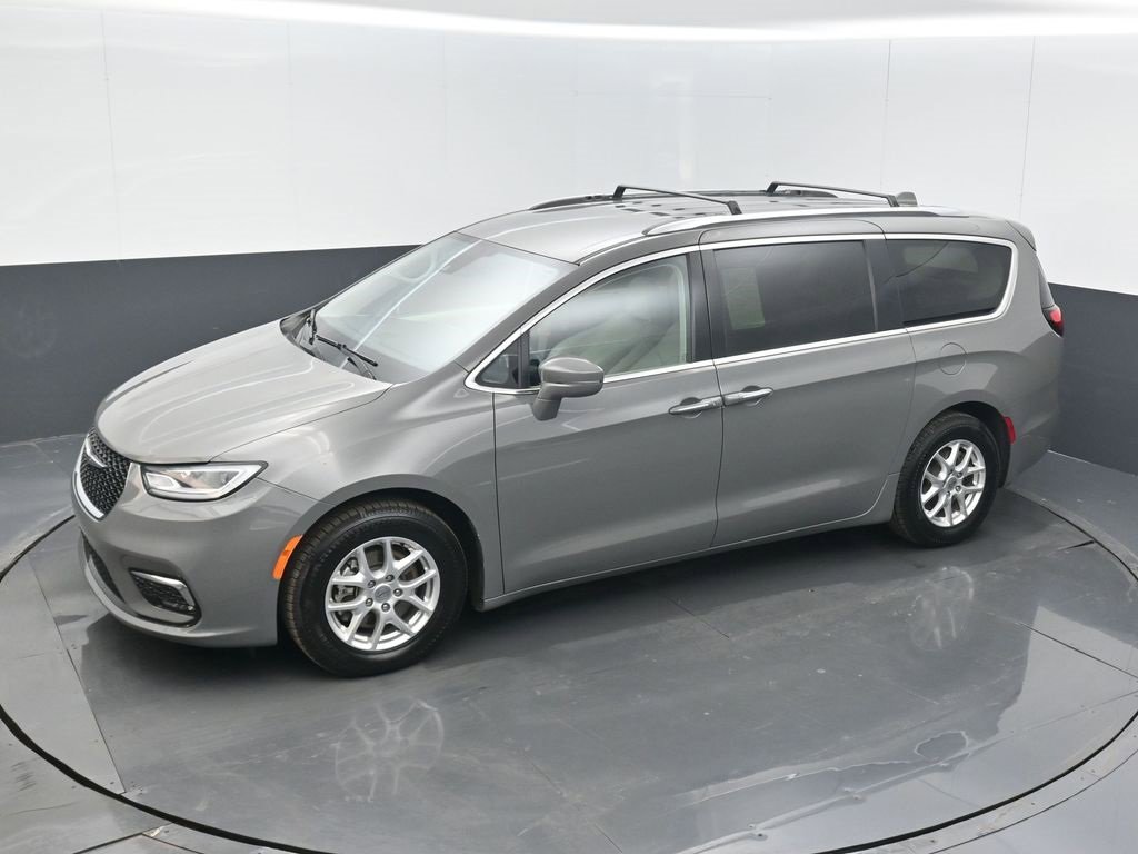 Used 2021 Chrysler Pacifica Touring-L image 12
