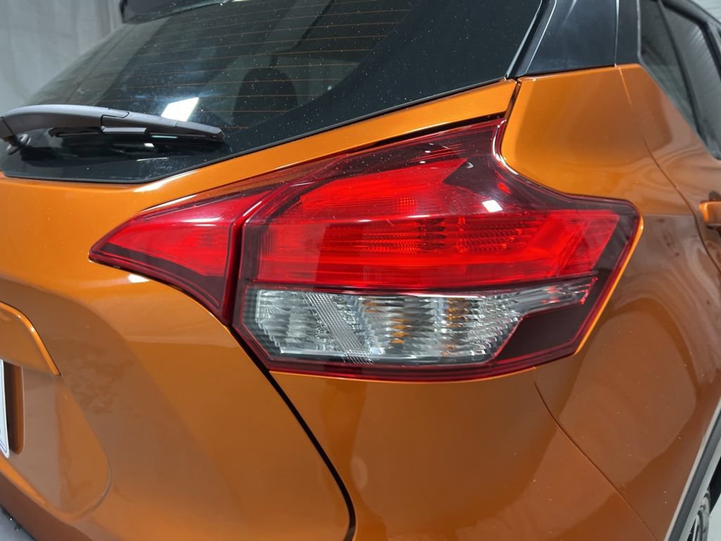 Used 2020 Nissan Kicks SV FWD image 31