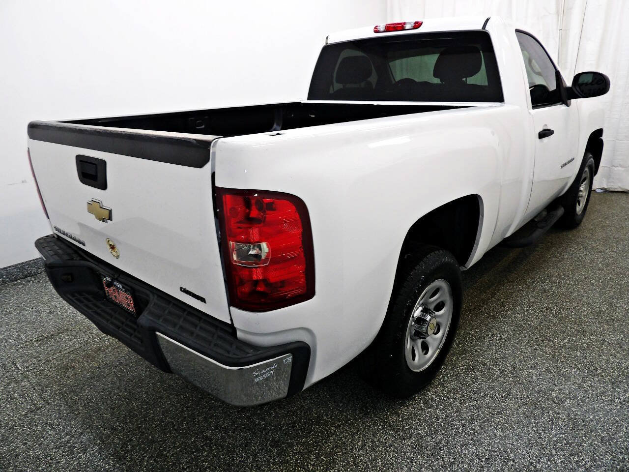 Used 2010 Chevrolet Silverado 1500 W/T RWD image 5