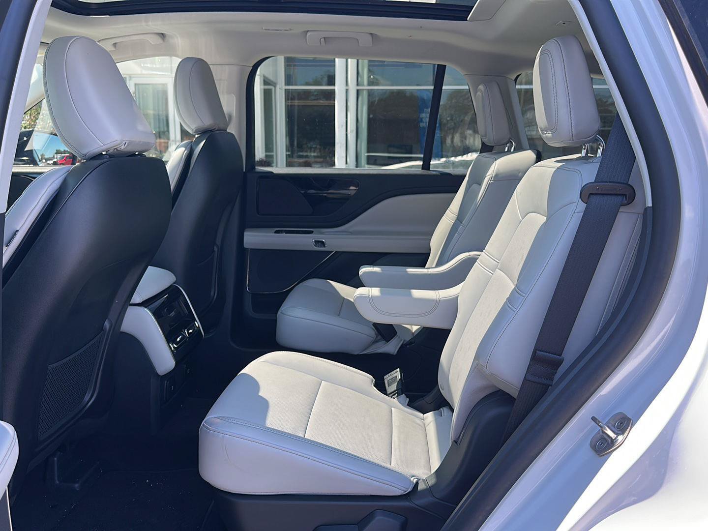 Used 2026 Lincoln Aviator AWD image 10