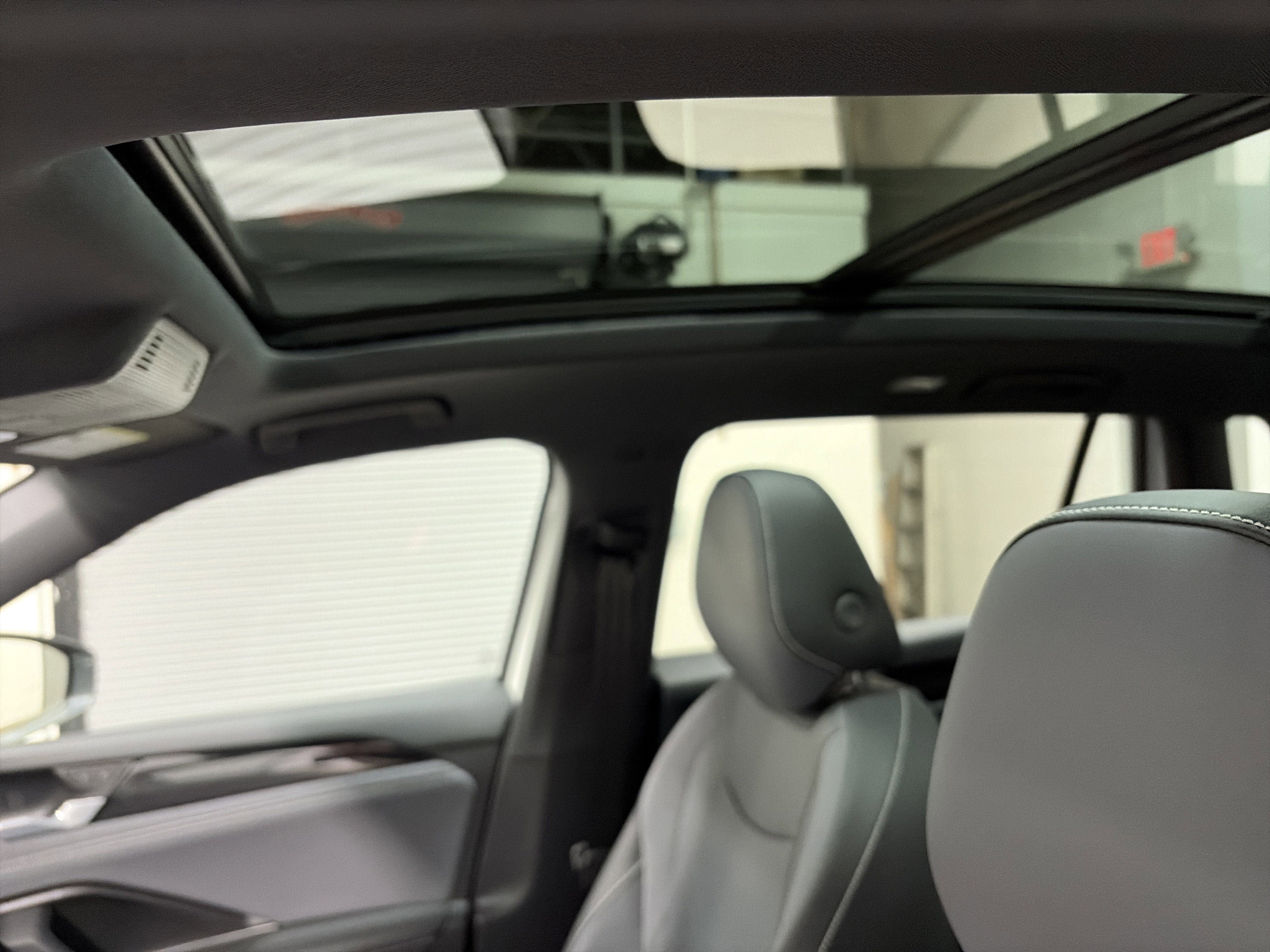 New 2026 Volkswagen Tiguan SE R-Line AWD/4WD image 11