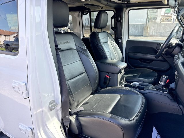 Used 2018 Jeep Wrangler Unlimited Sahara AWD/4WD image 25