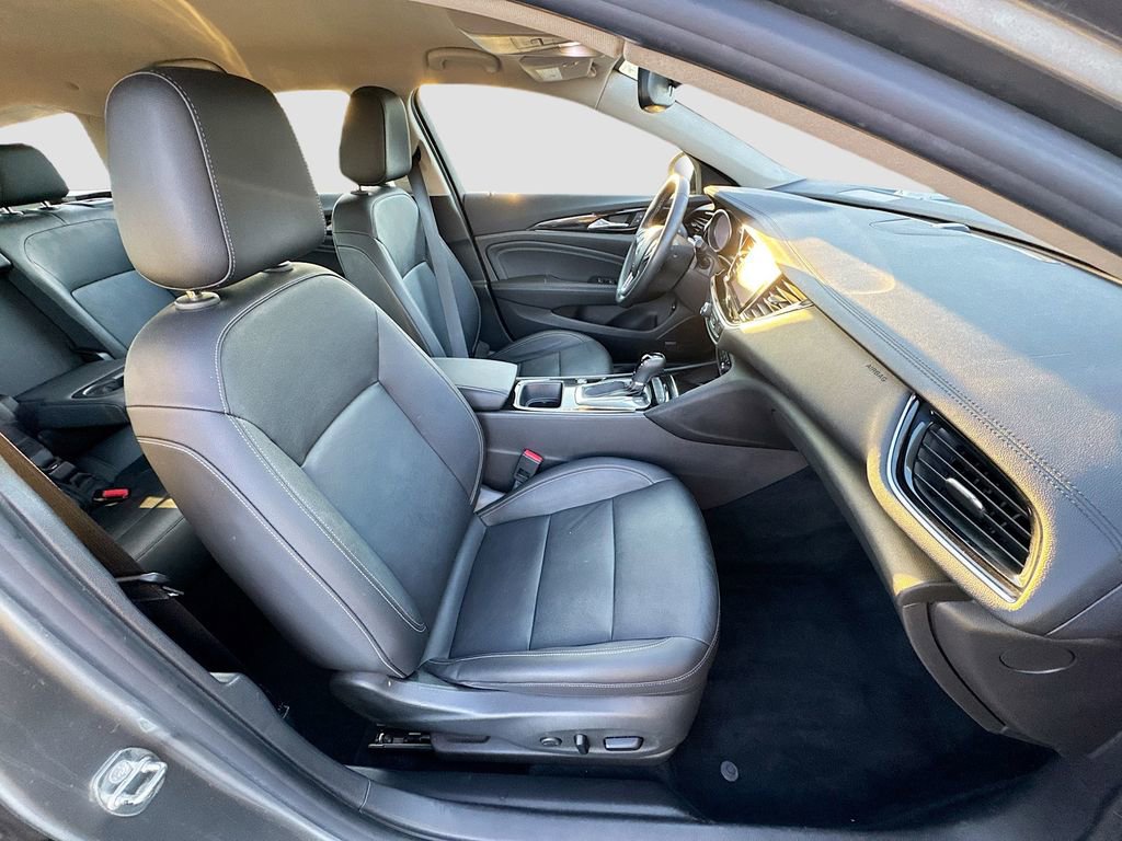 Used 2018 Buick Regal Essence w/ Driver Confidence Package #1 image 37
