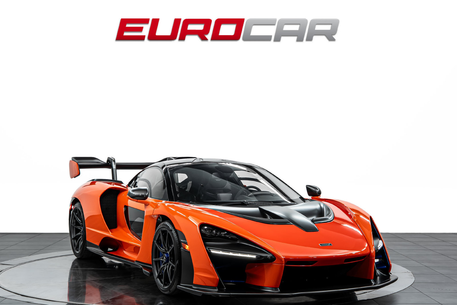 Used 2019 McLaren Senna RWD image 7