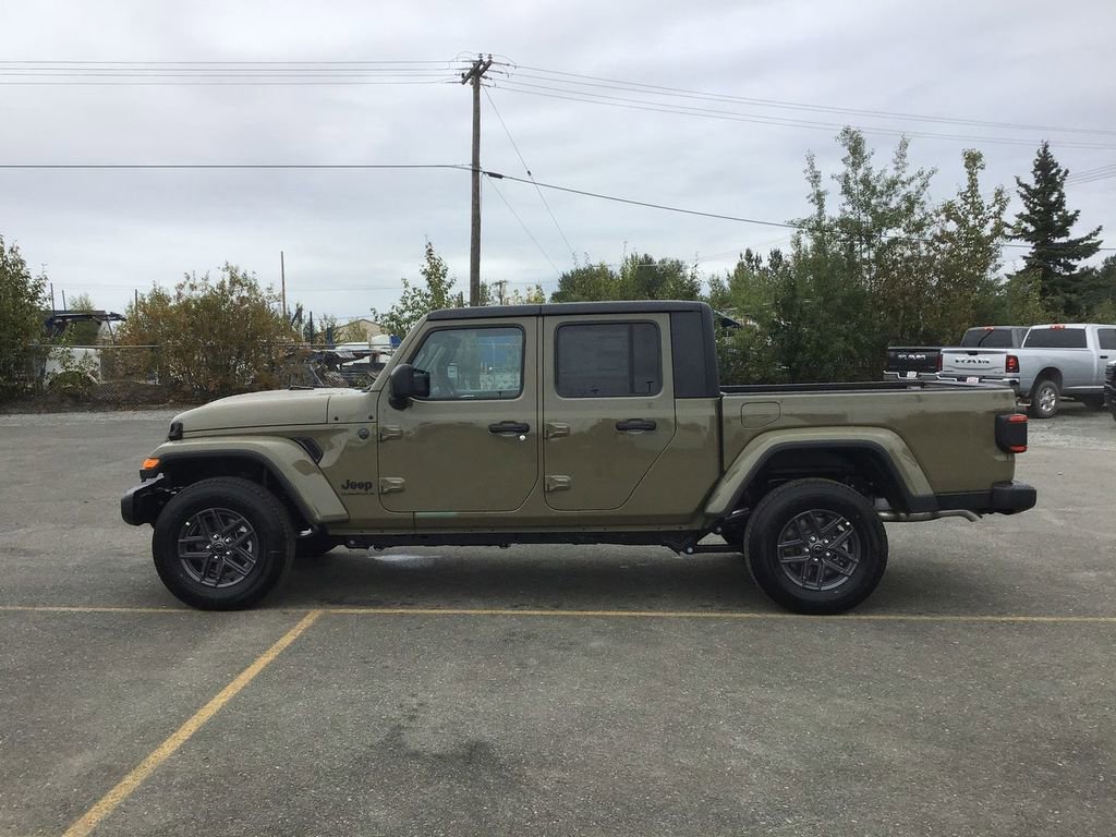 New 2025 Jeep Gladiator Sport