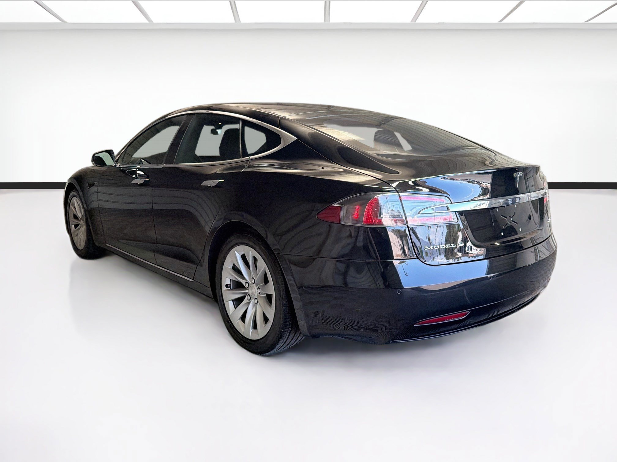 Used 2018 Tesla Model S AWD image 6