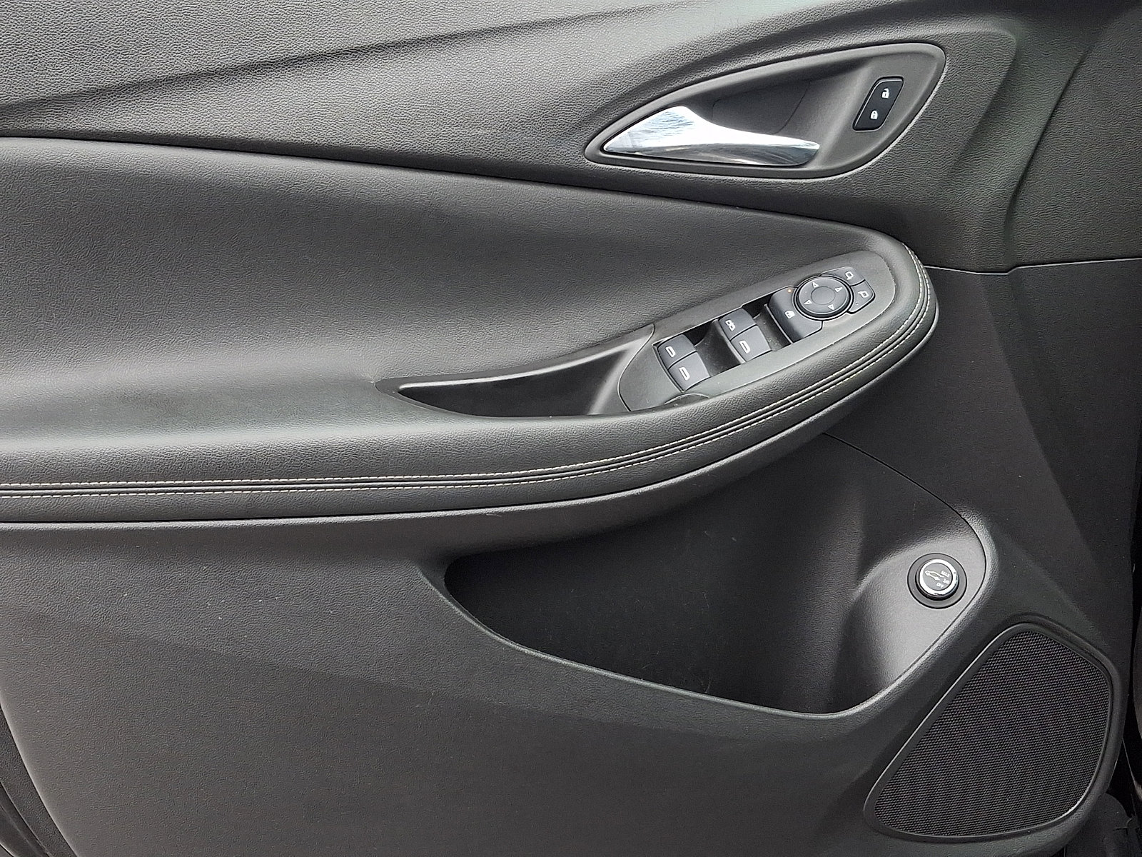 Used 2023 Buick Encore GX Select image 13