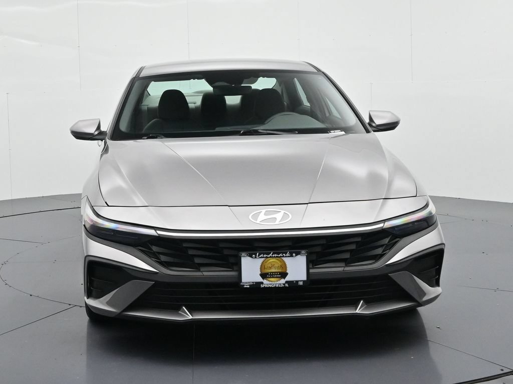 Used 2024 Hyundai Elantra SEL FWD image 3