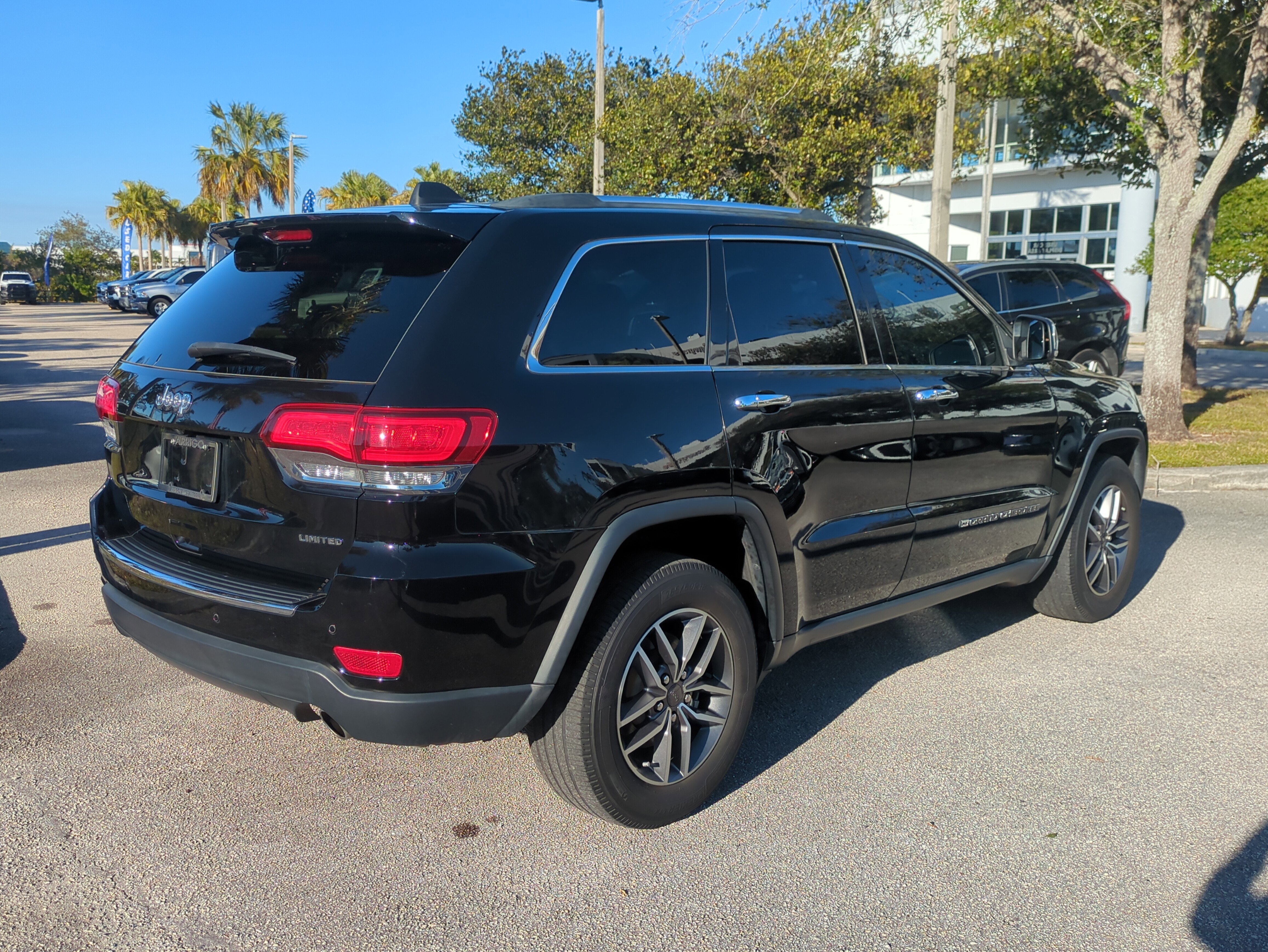 Certified 2022 Jeep Grand Cherokee Limited w/ Tech Group image 5