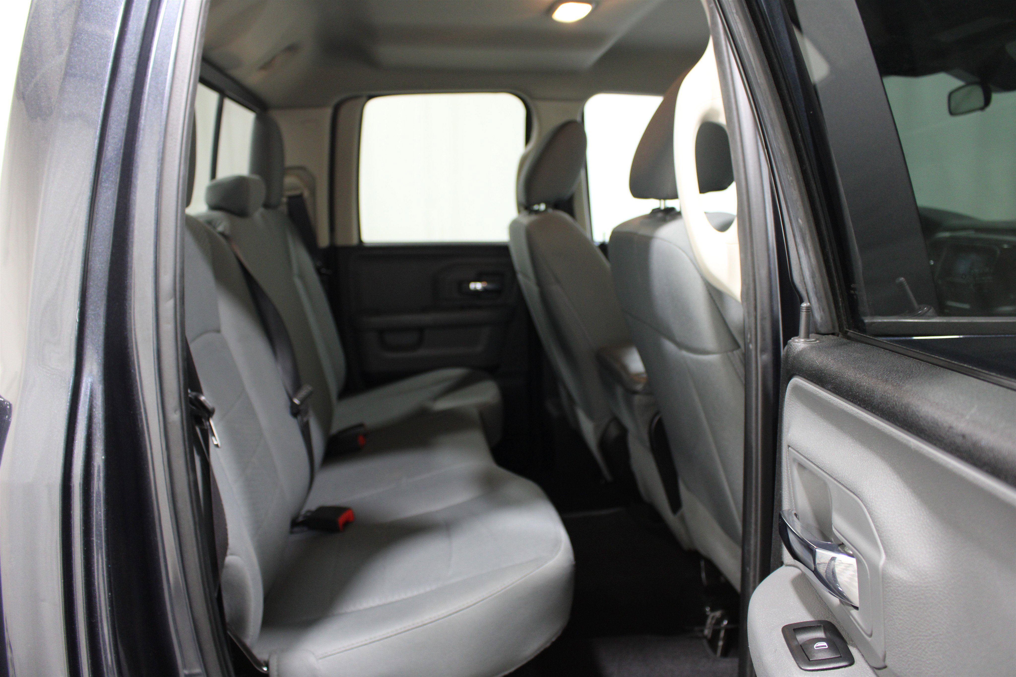 Used 2017 RAM 1500 Classic SLT image 19