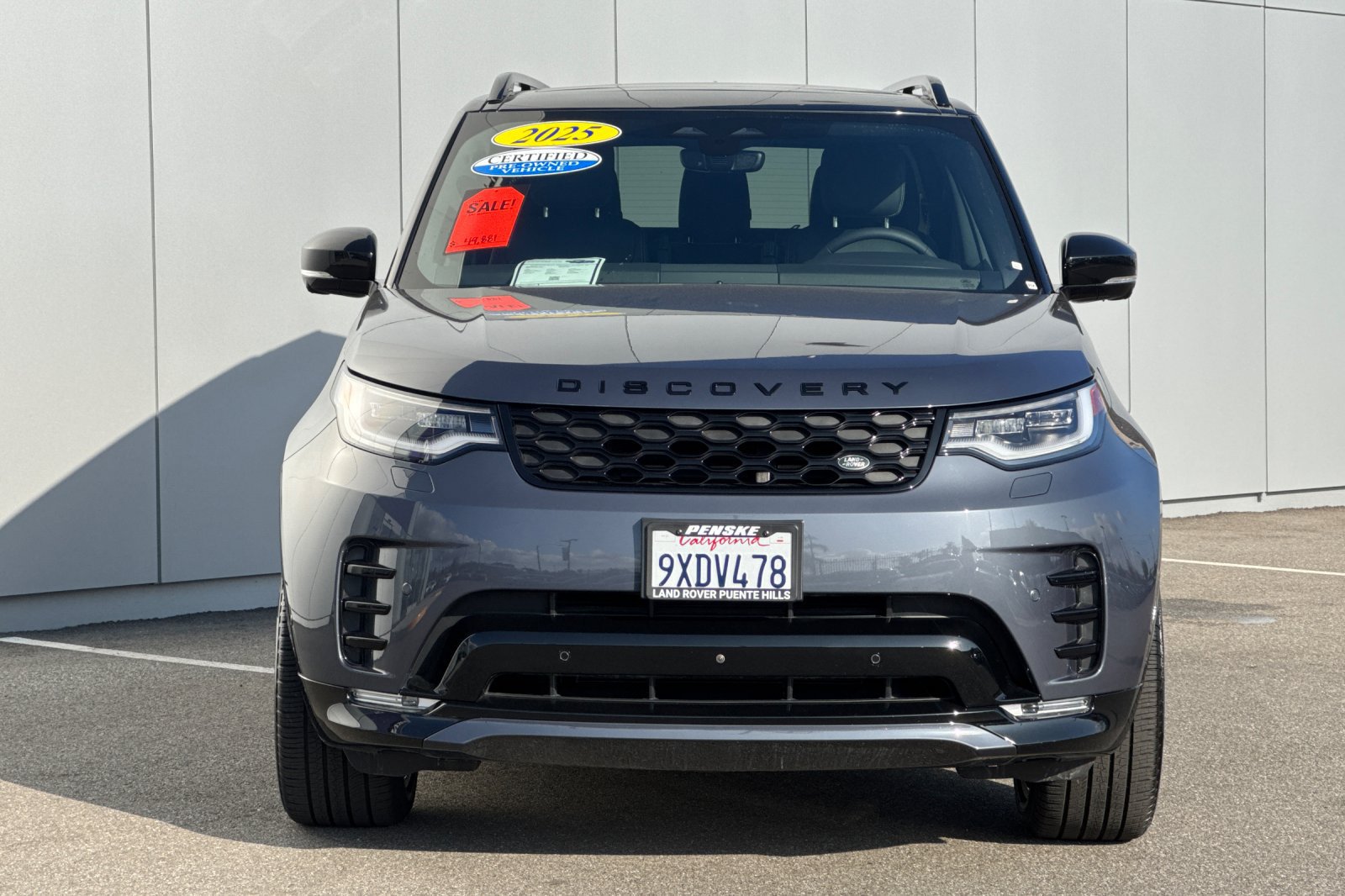 Used 2025 Land Rover Discovery Dynamic SE AWD/4WD image 8