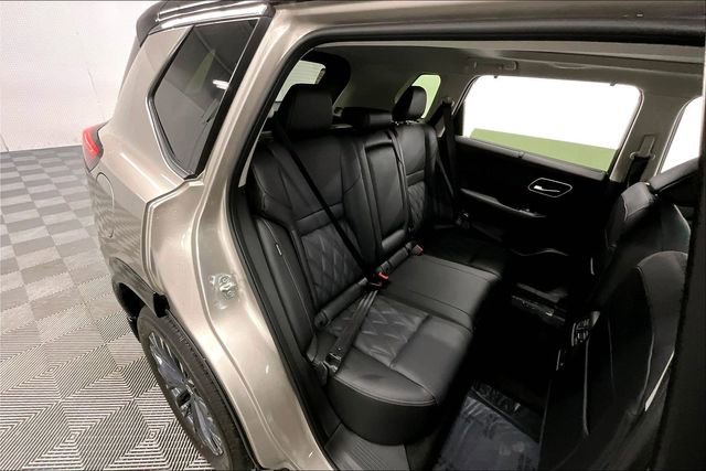 New 2026 Nissan Rogue Platinum image 32