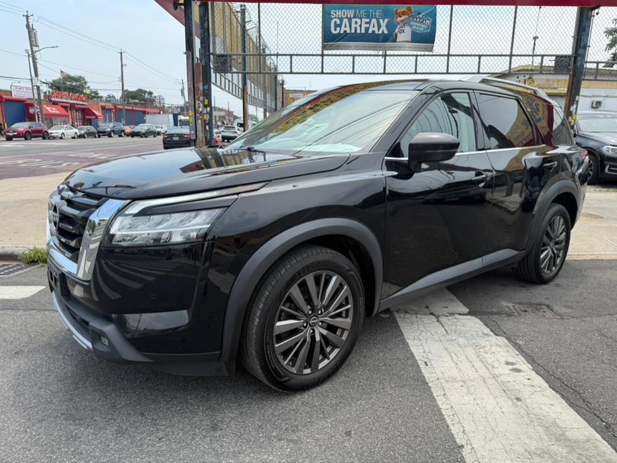 Used 2022 Nissan Pathfinder SL w/ SL Premium Package image 3