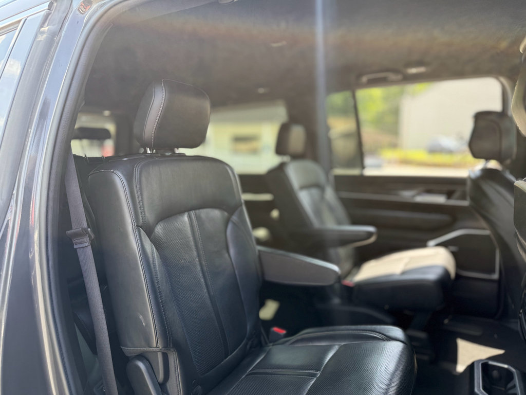 Used 2022 Jeep Wagoneer Series III w/ Flexible Seating Group RWD image 29