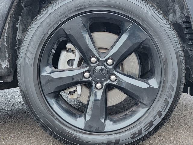 Certified 2025 Jeep Grand Cherokee L Laredo image 17