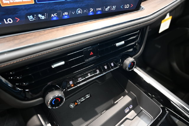 New 2026 Chevrolet Tahoe High Country AWD/4WD image 21