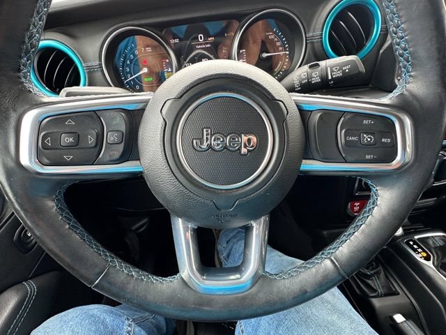 Used 2023 Jeep Wrangler Unlimited Rubicon 4xe w/ Cold Weather Group AWD/4WD image 17