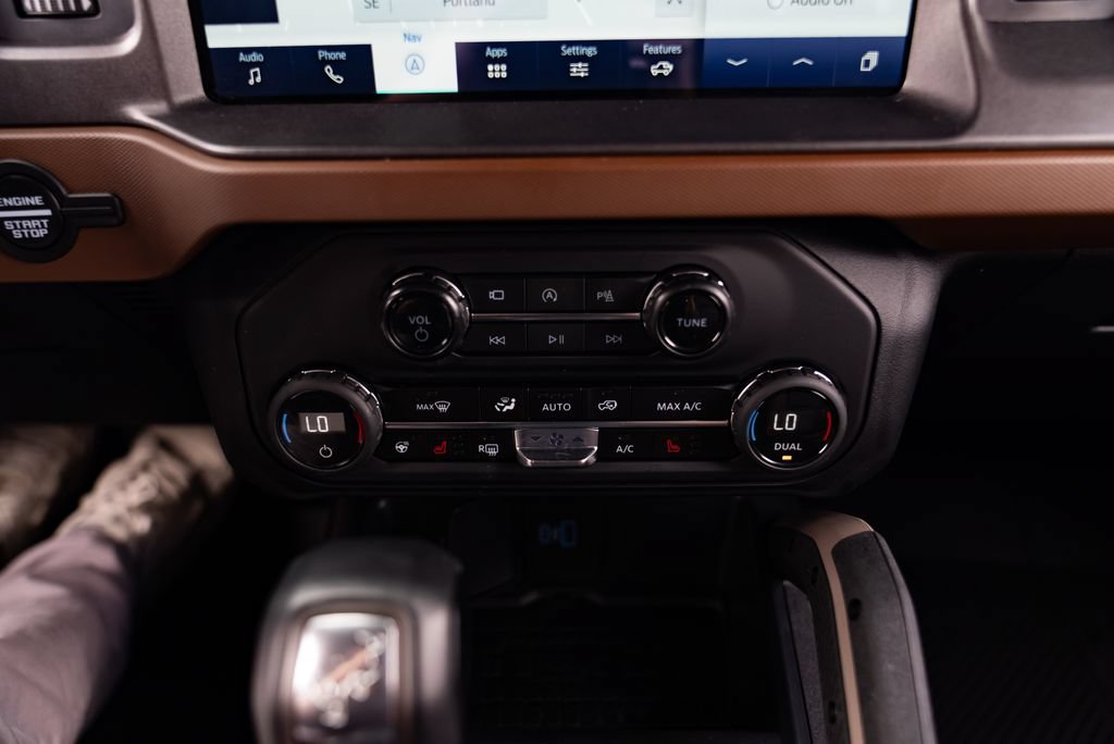 Used 2024 Ford Bronco Outer Banks AWD/4WD image 17