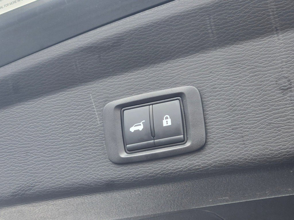 Used 2025 Mitsubishi Outlander SEL image 14