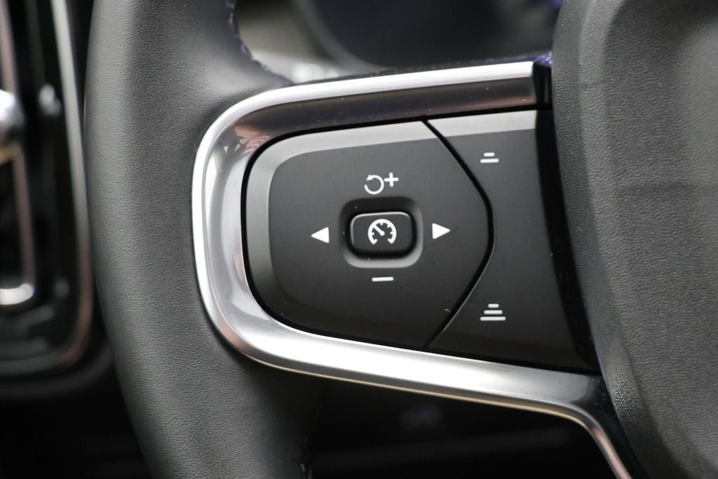Used 2025 Volvo XC40 B5 Core AWD/4WD image 20