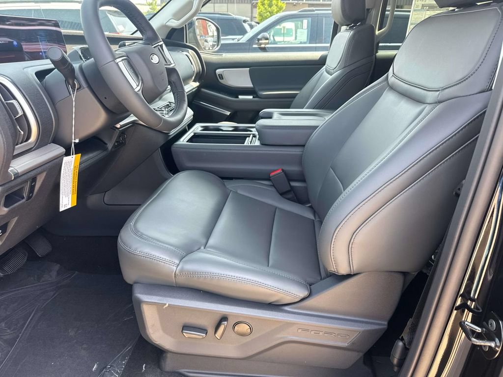 New 2026 Ford Expedition Active RWD image 7