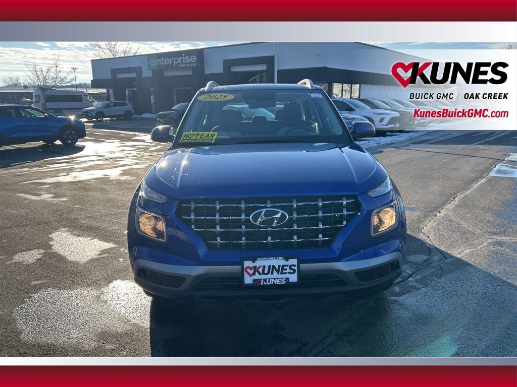 Used 2025 Hyundai Venue SEL FWD image 10