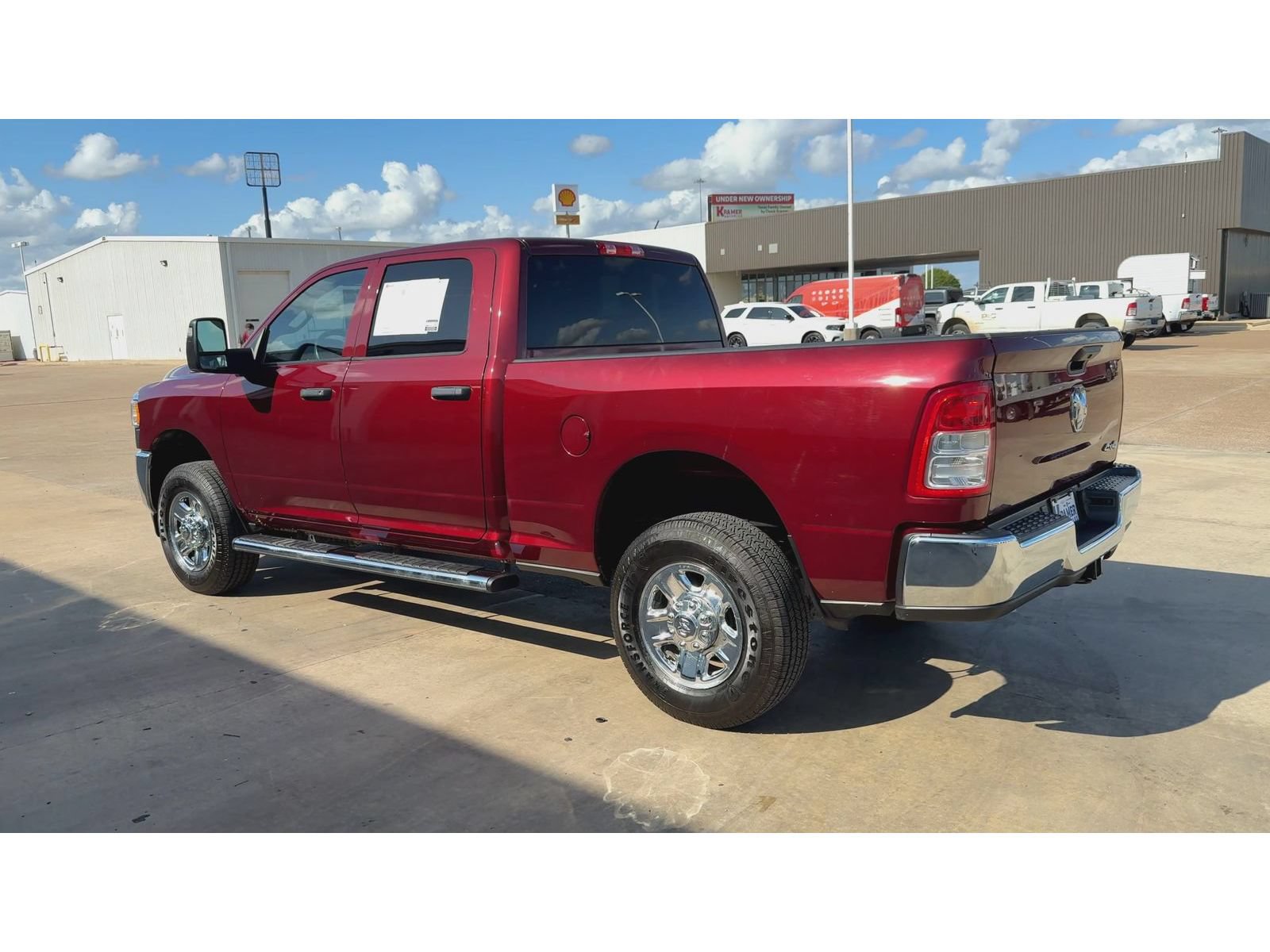 Used 2024 RAM 2500 Tradesman w/ Chrome Appearance Group AWD/4WD image 6