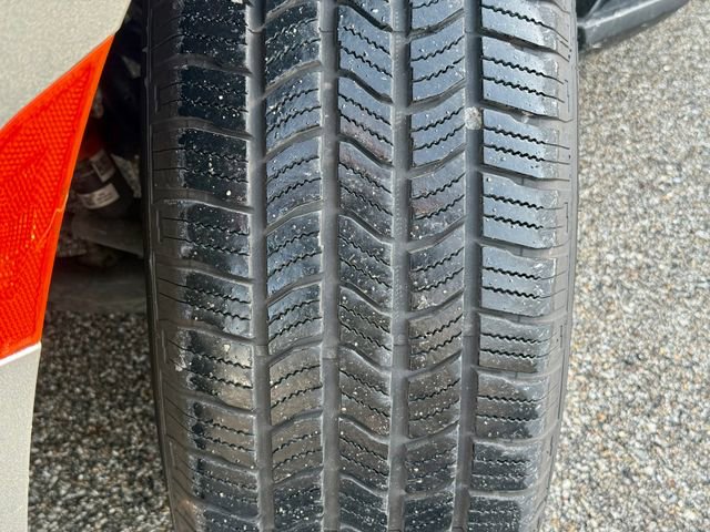 Used 2024 GMC Yukon Denali w/ Advanced Technology Package AWD/4WD image 32