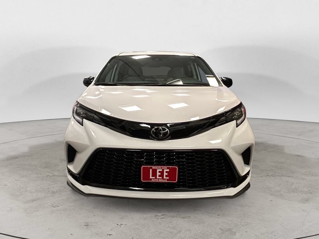 New 2026 Toyota Sienna XSE AWD/4WD image 8